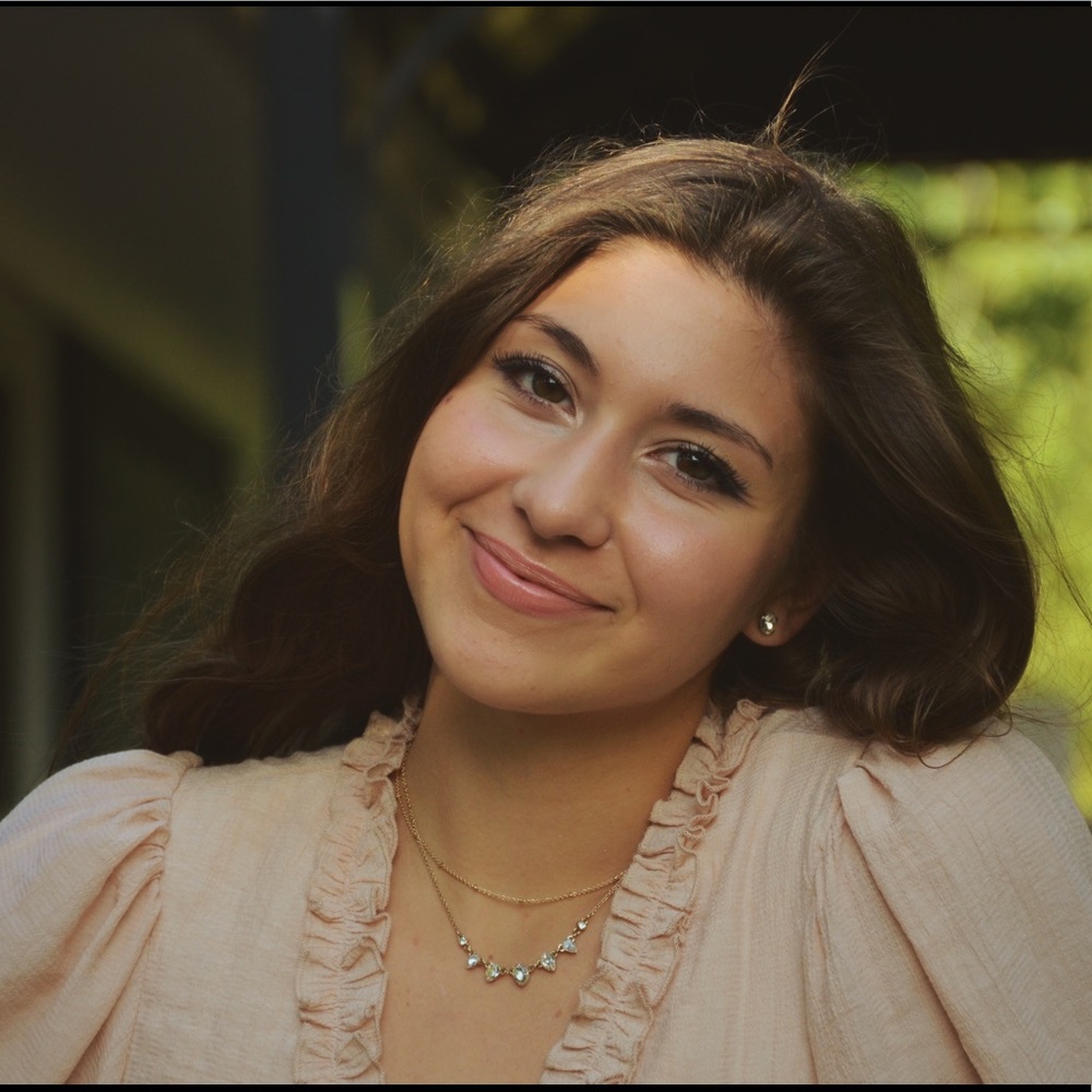 Meet your Posher, Elise